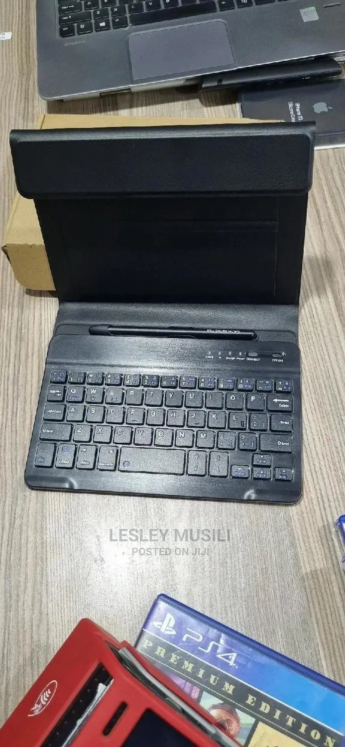 Samsung Galaxy Z Fold 4 With Wireless Bluetooth Keyboard