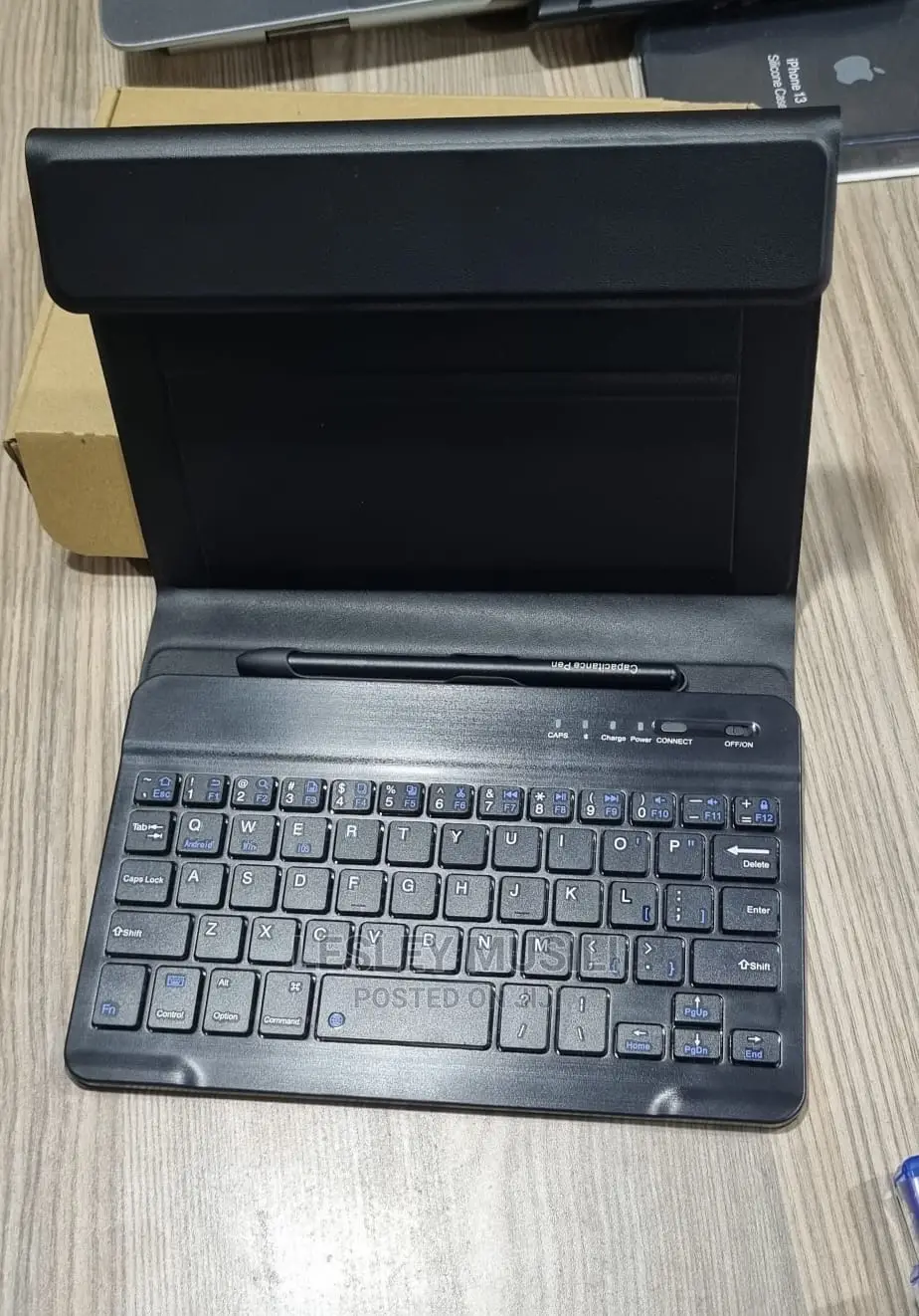 Samsung Galaxy Z Fold 4 With Wireless Bluetooth Keyboard