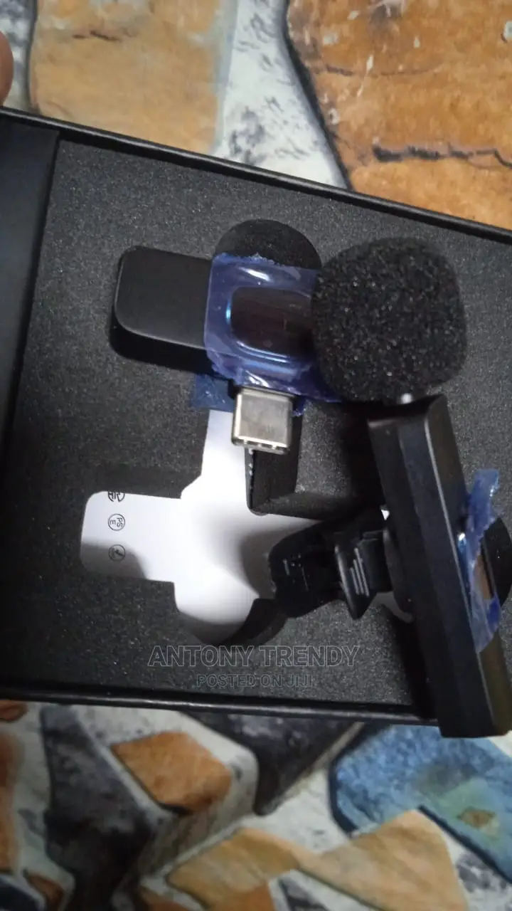 Wireless Lapel Microphone for Phone