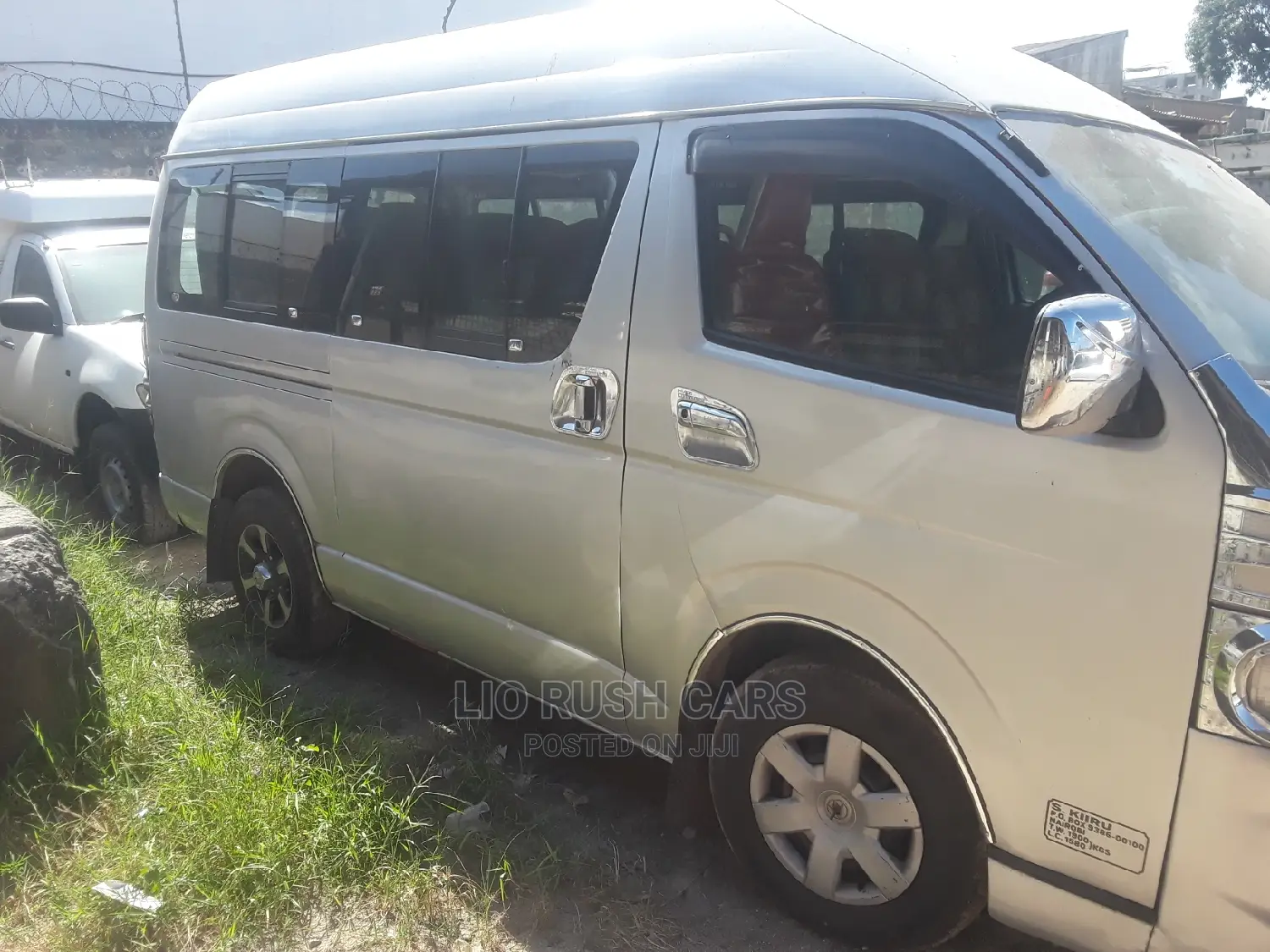 Toyota HiAce 2010 Silver