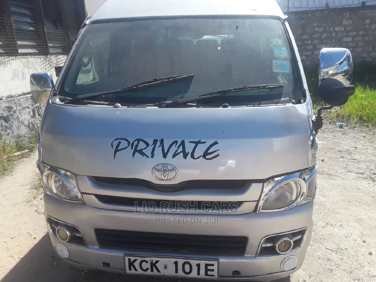 Toyota HiAce 2010 Silver