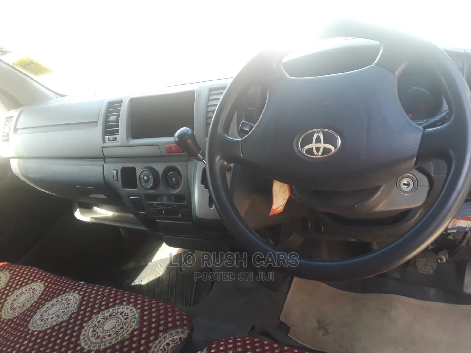 Toyota HiAce 2010 Silver