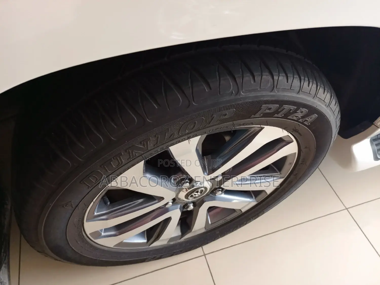 Toyota Land Cruiser 4.6 V8 ZX 2020 Pearl