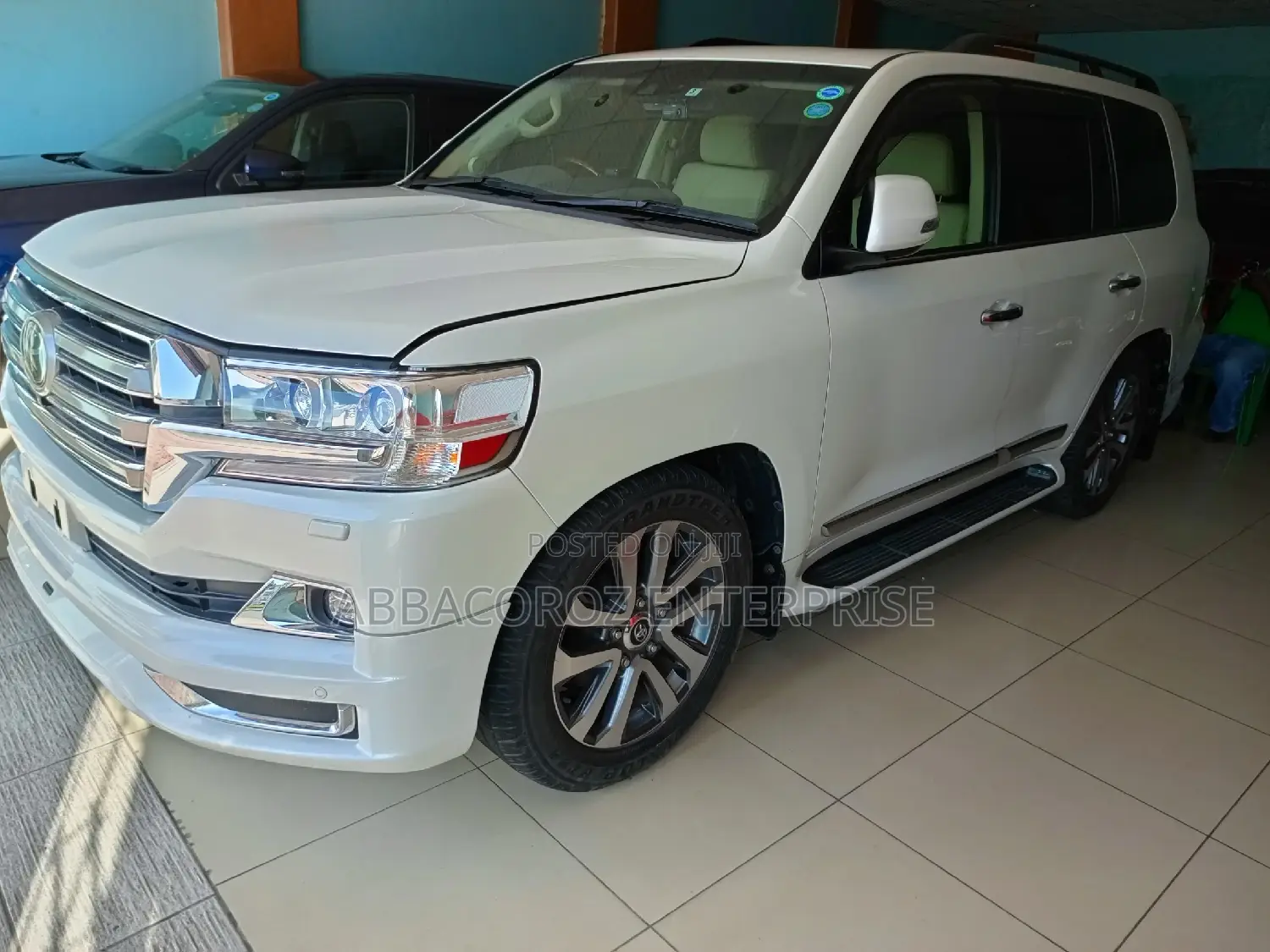 Toyota Land Cruiser 4.6 V8 ZX 2020 Pearl