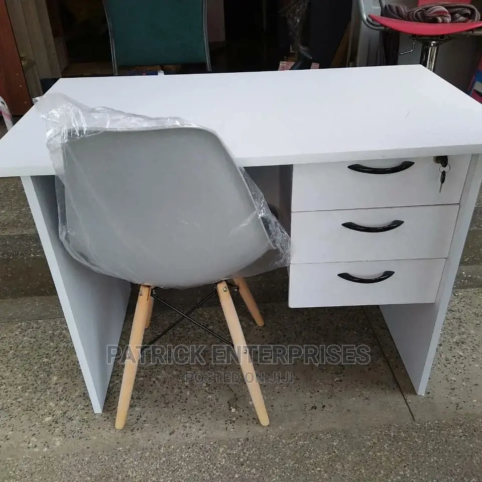 0.9 MTRS Office Study Desk Plus Eames Chairs