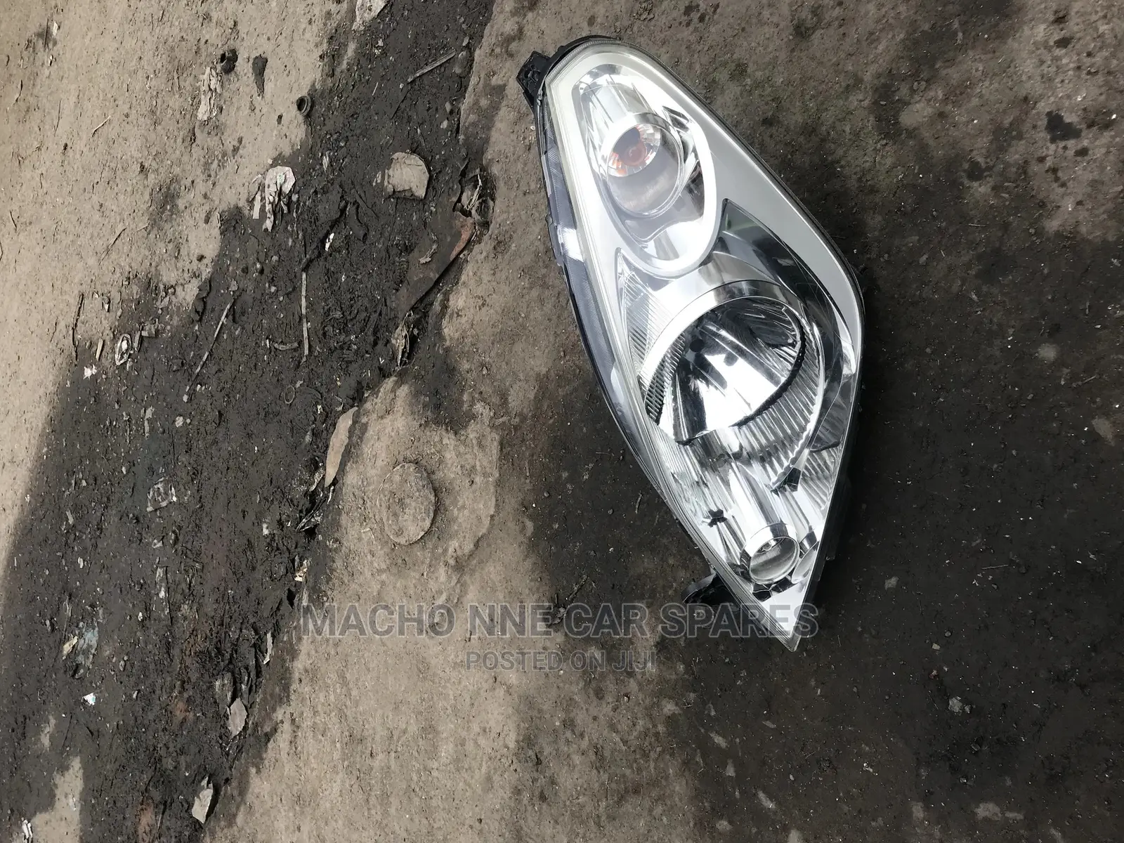 Toyota Splash Headlight