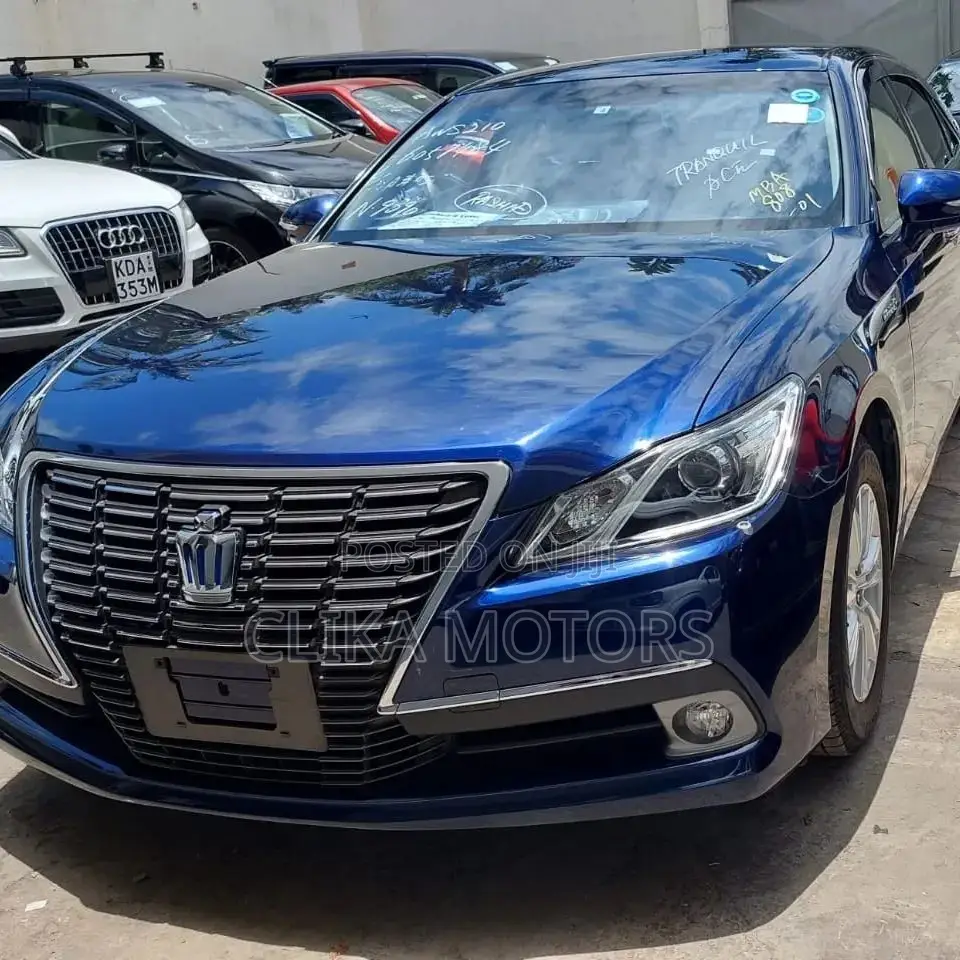 Toyota Crown 2016 Blue