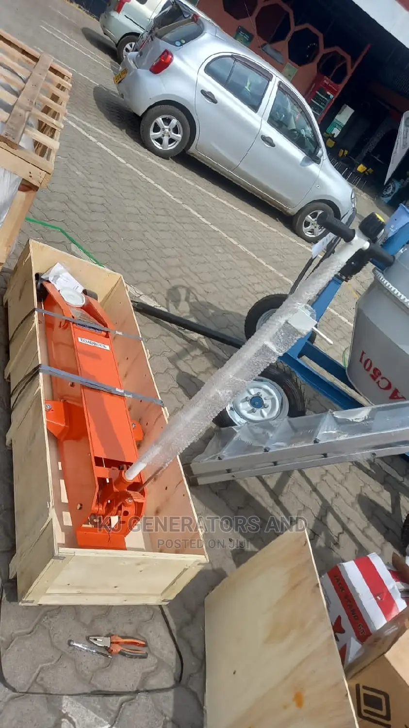 (Roadbucks)Trolley Jack 10tonne.
