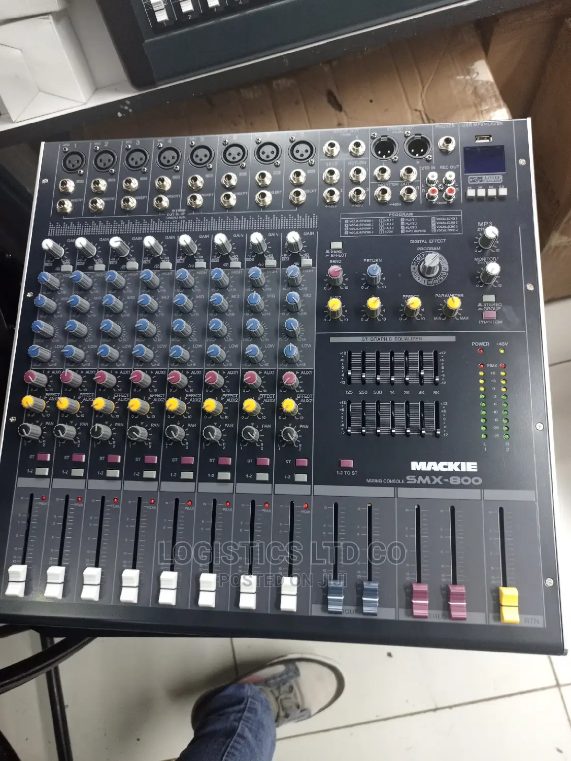 Mackie 8 Channels Plain Mixer SMX 800