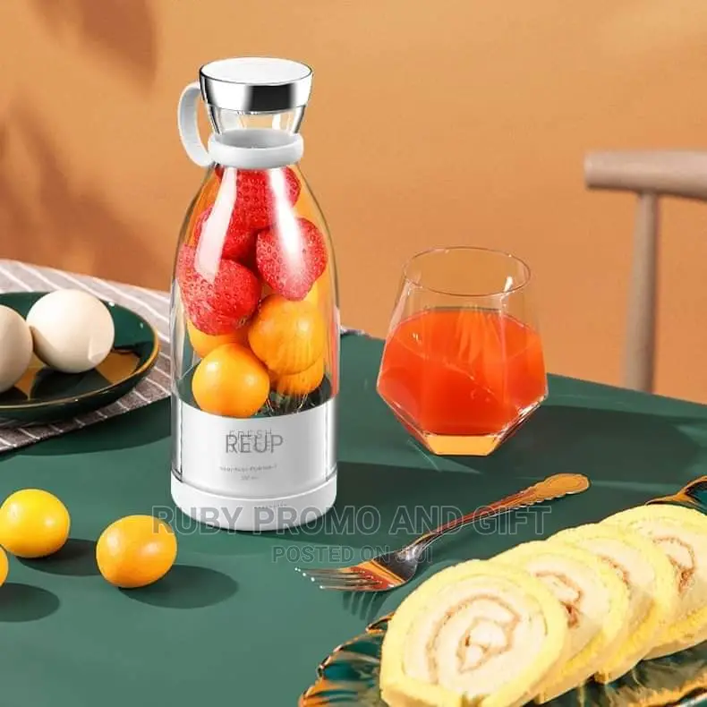 Mini Portable Electric Juicer