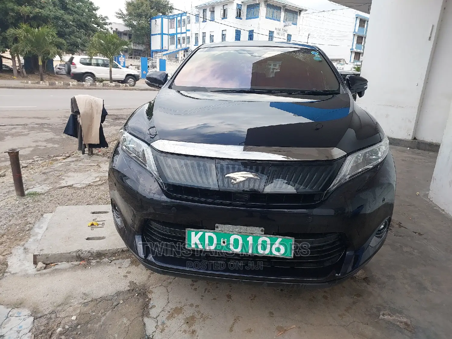 Toyota Harrier 2.0 4WD 2018 Black