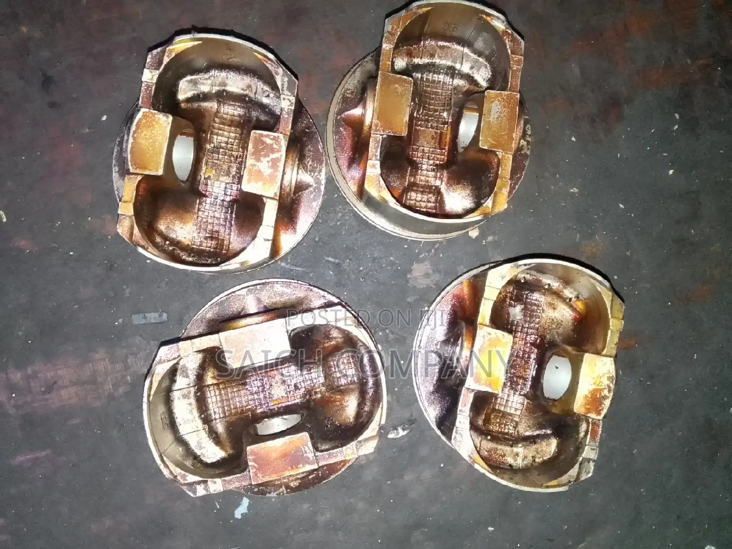 EJ25 Engine Pistons