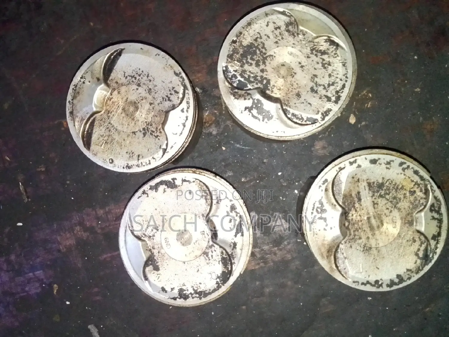 EJ25 Engine Pistons