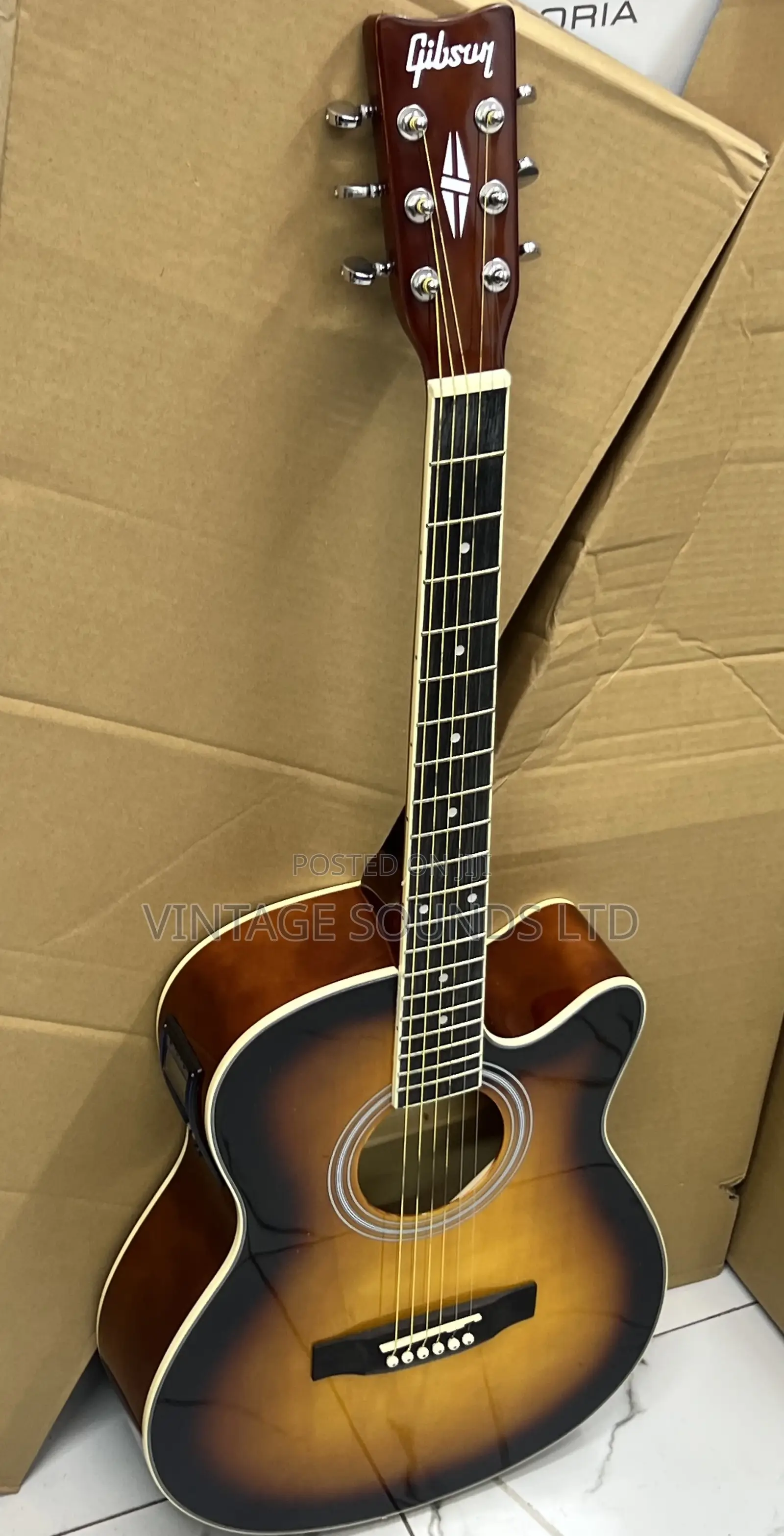 Gibson 40" Semi Acoustic Guitar With Pick and Equaliser