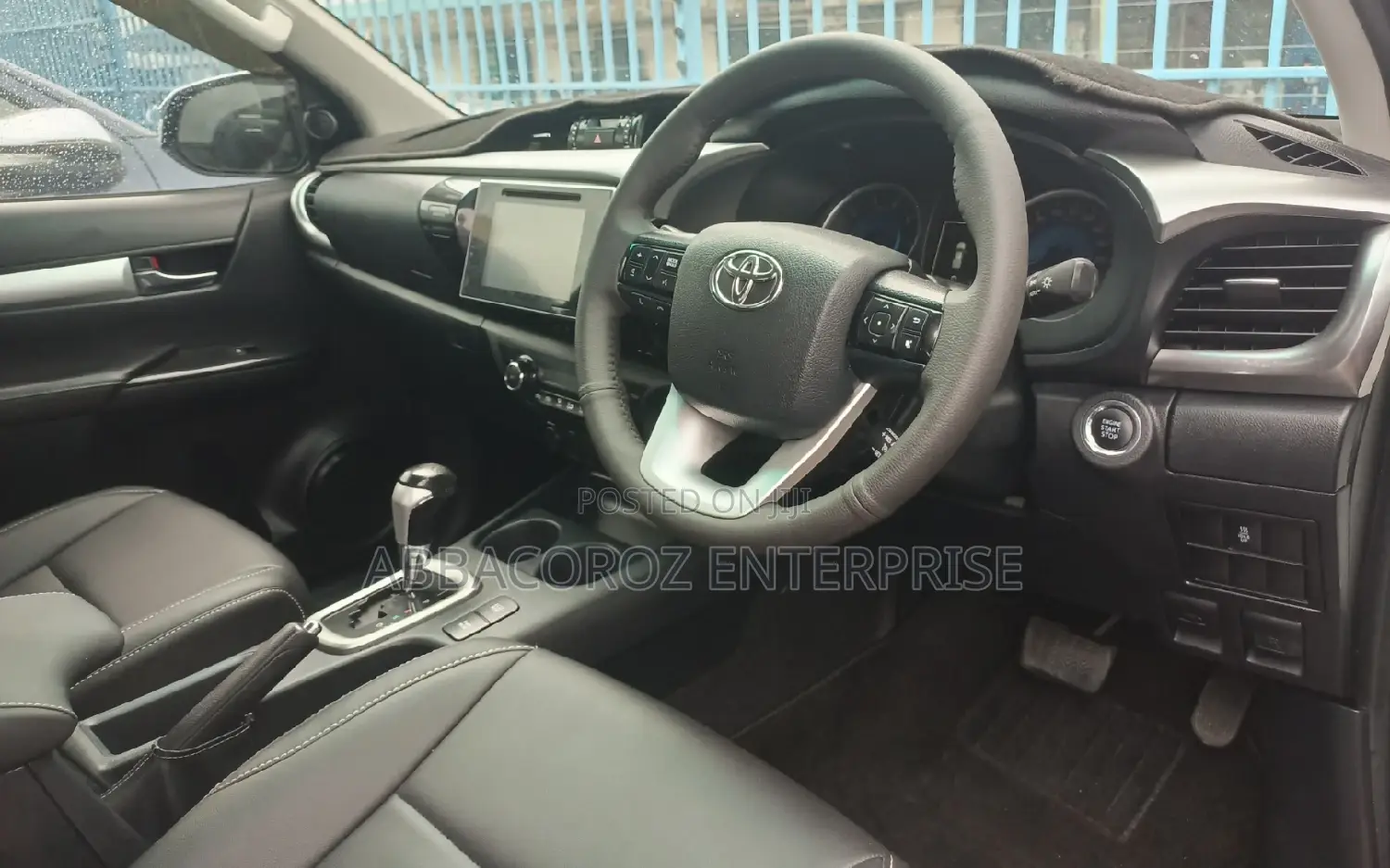 Toyota Hilux SR5 HI-RIDER 2016 White