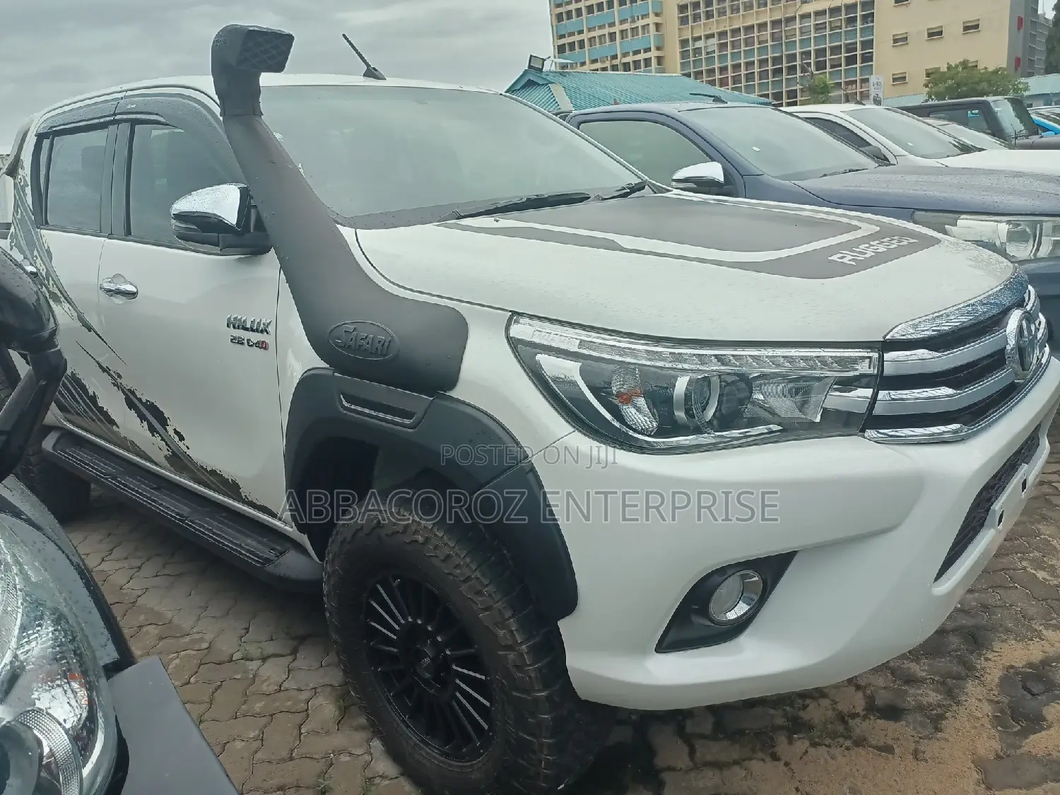 Toyota Hilux SR5 HI-RIDER 2016 White