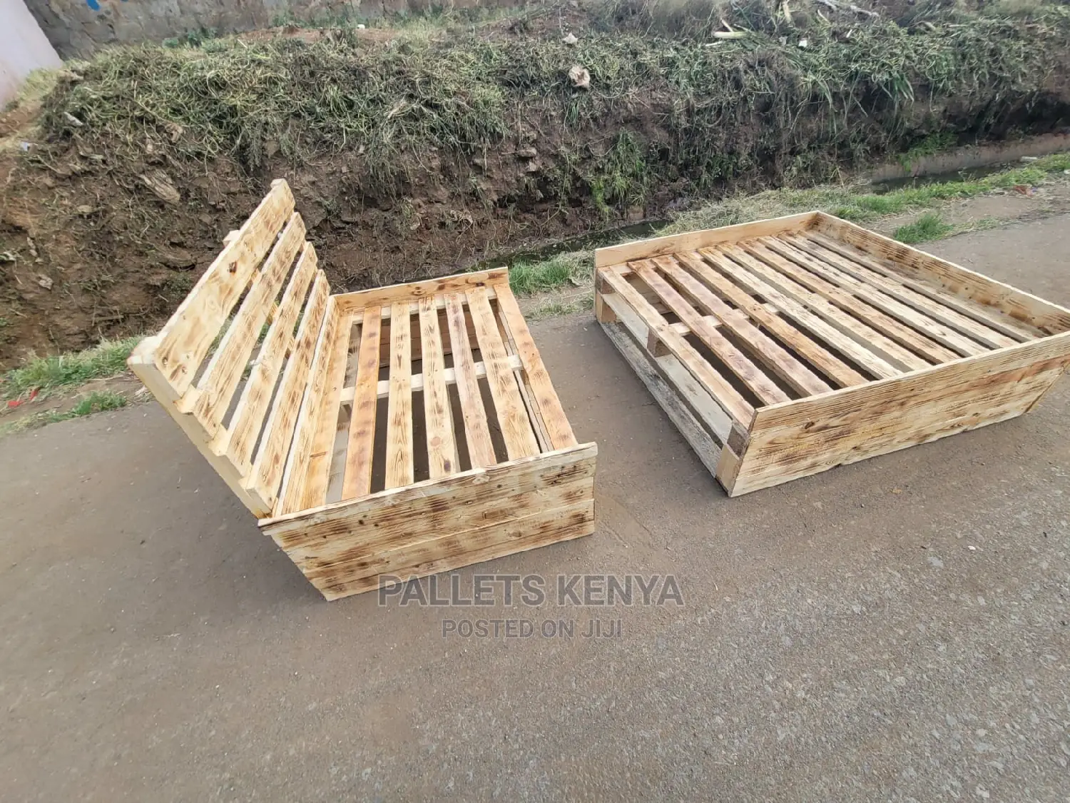 Pallet Bed- 4*6 Standard Sized Wooden Pallet Bed