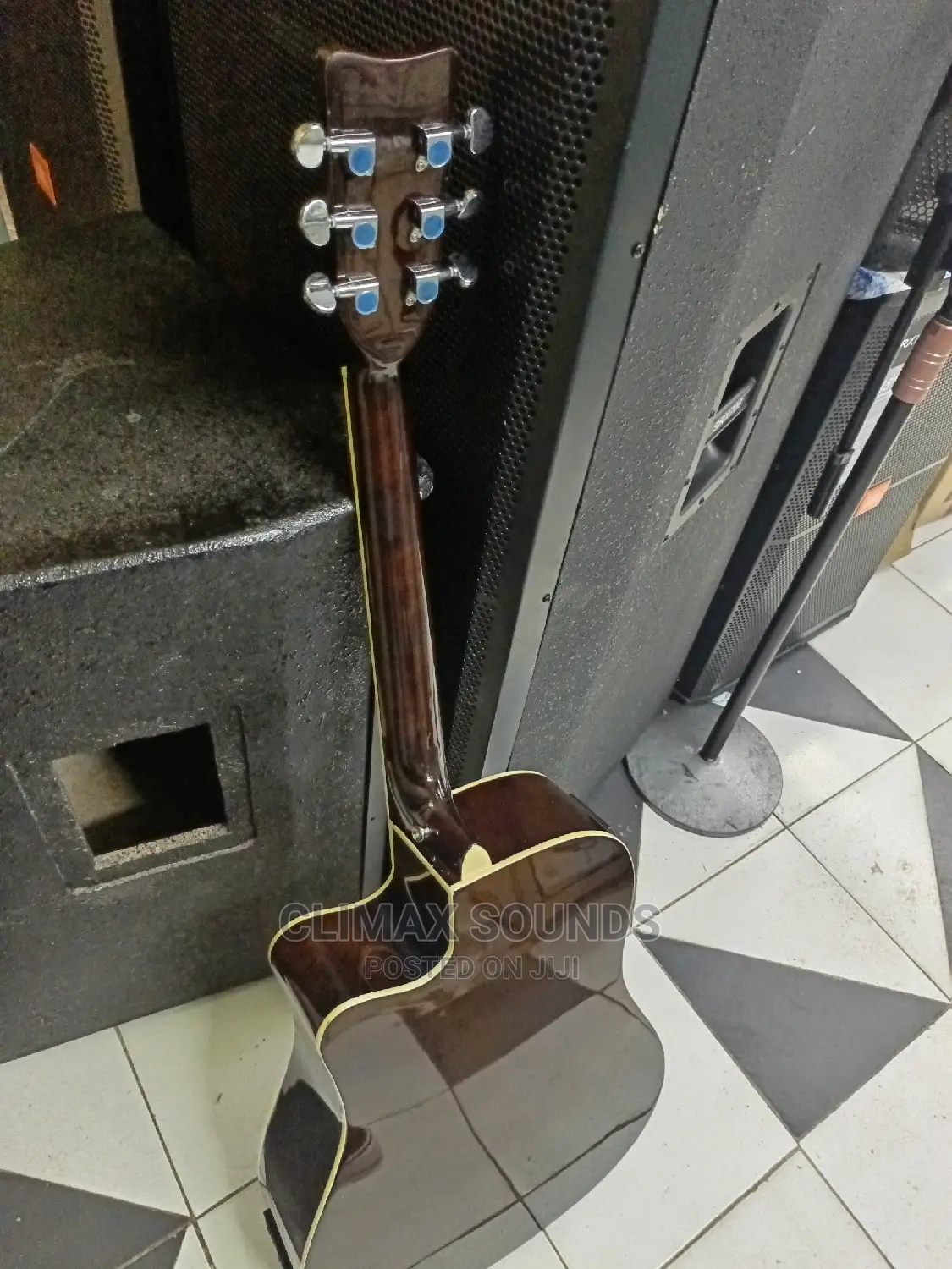 Semi Acoustic Yamaha