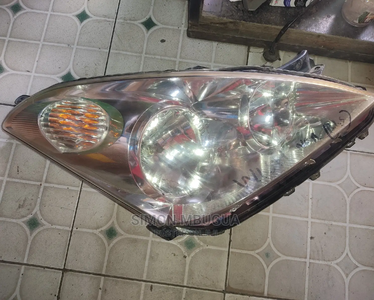 Wish 2003 Headlight