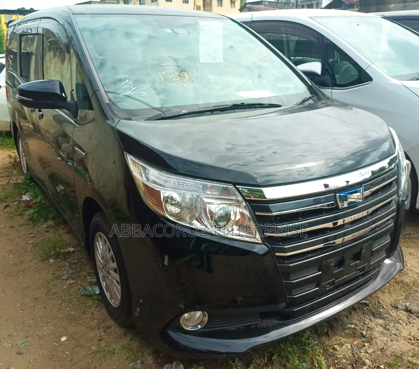 Toyota Noah 1.8 FWD Hybrid (7 seater) 2016 Black