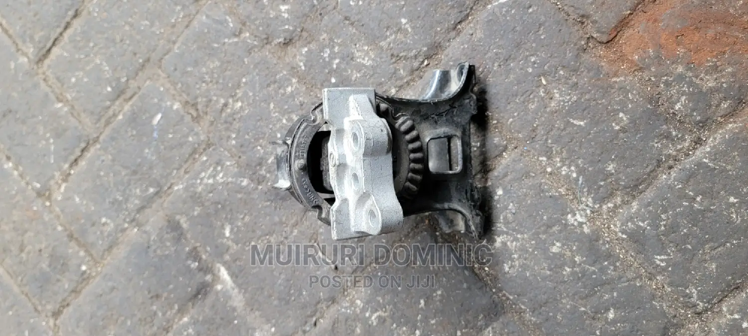 Engine Mount Nissan Dayz