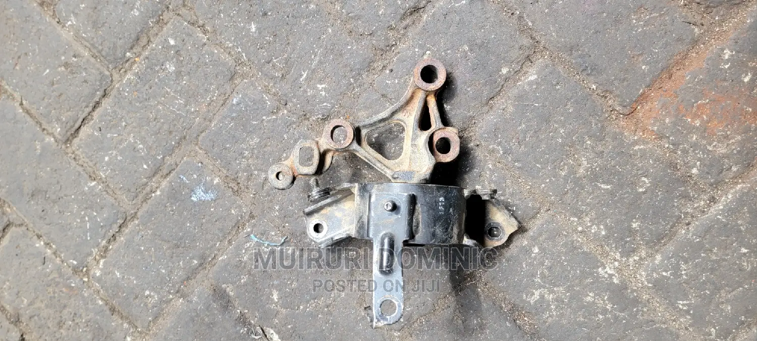 Gearbox Mount Daihatsu Mira