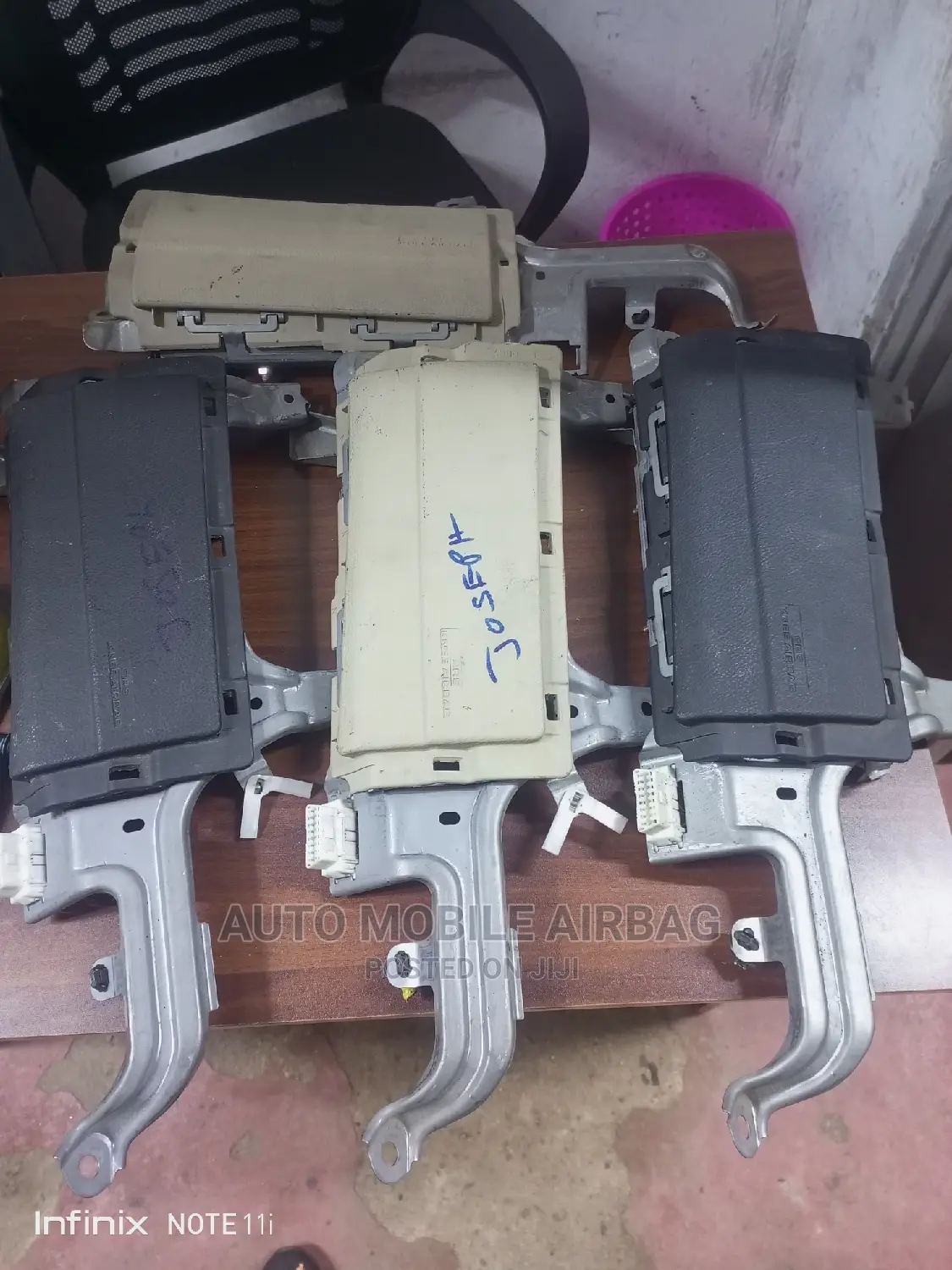 Harrier Knee Air Bags