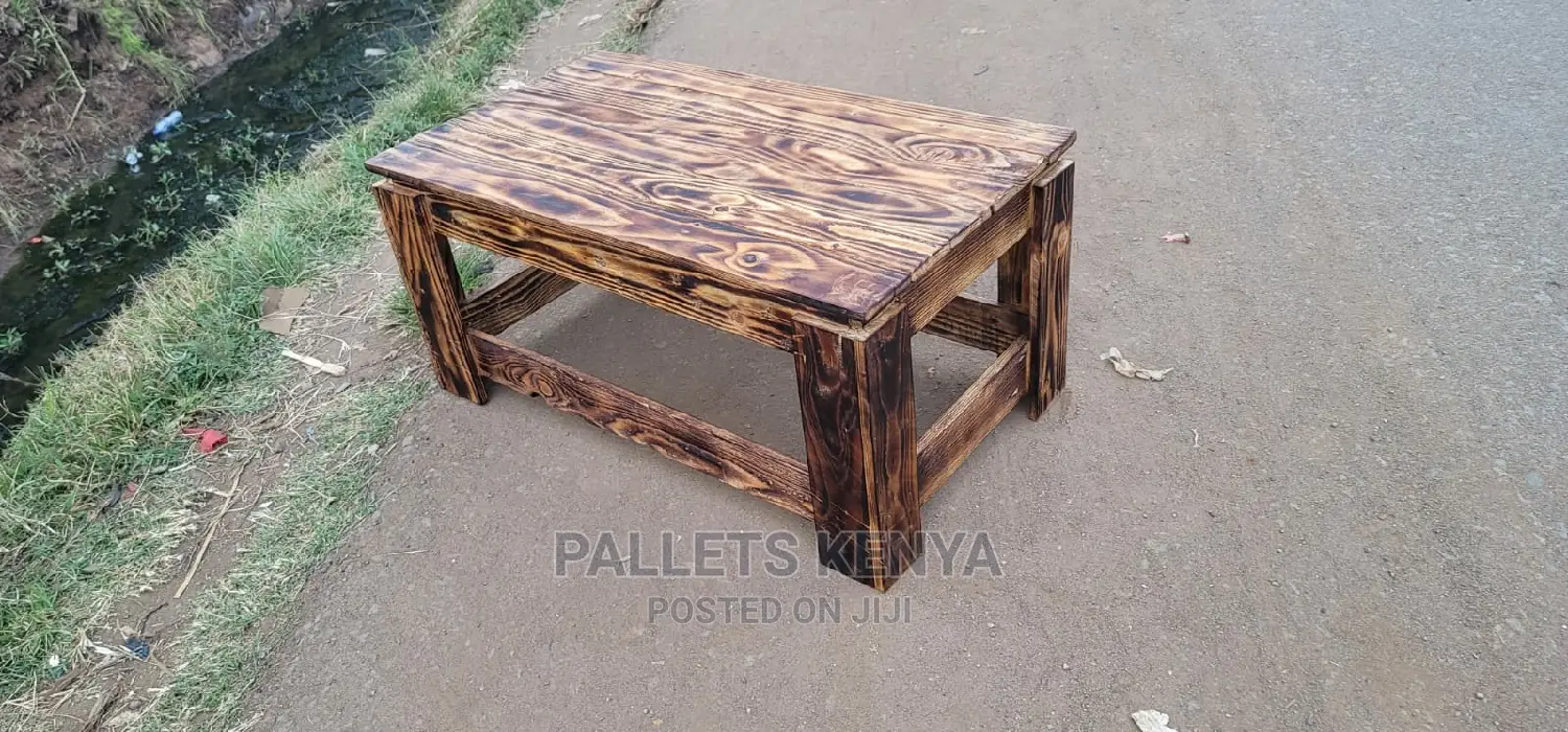Wood Pallet Table- SLI