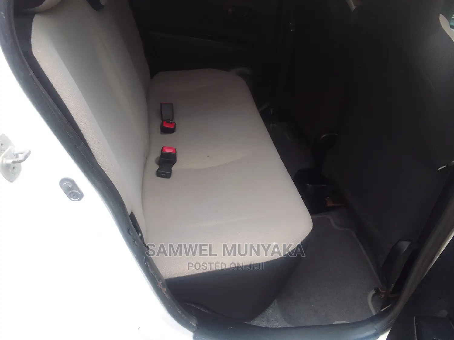 Toyota Vitz 1.3 AWD 3dr 2014 White
