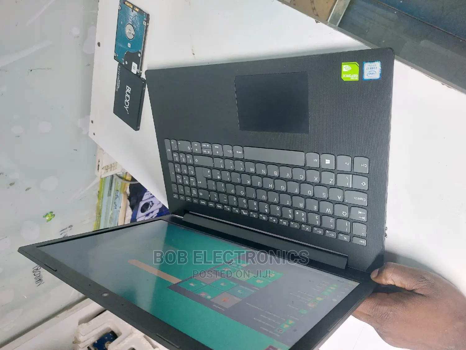 Laptop Lenovo IdeaPad 110S 4GB Intel Celeron HDD+SSD 500GB