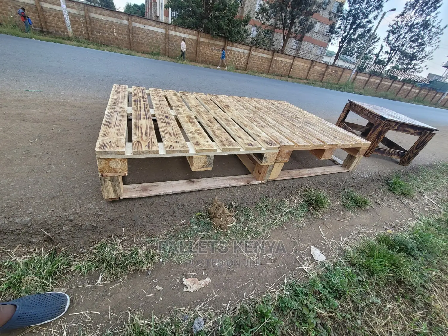 Pallet Bed- 4*6 Detachable.