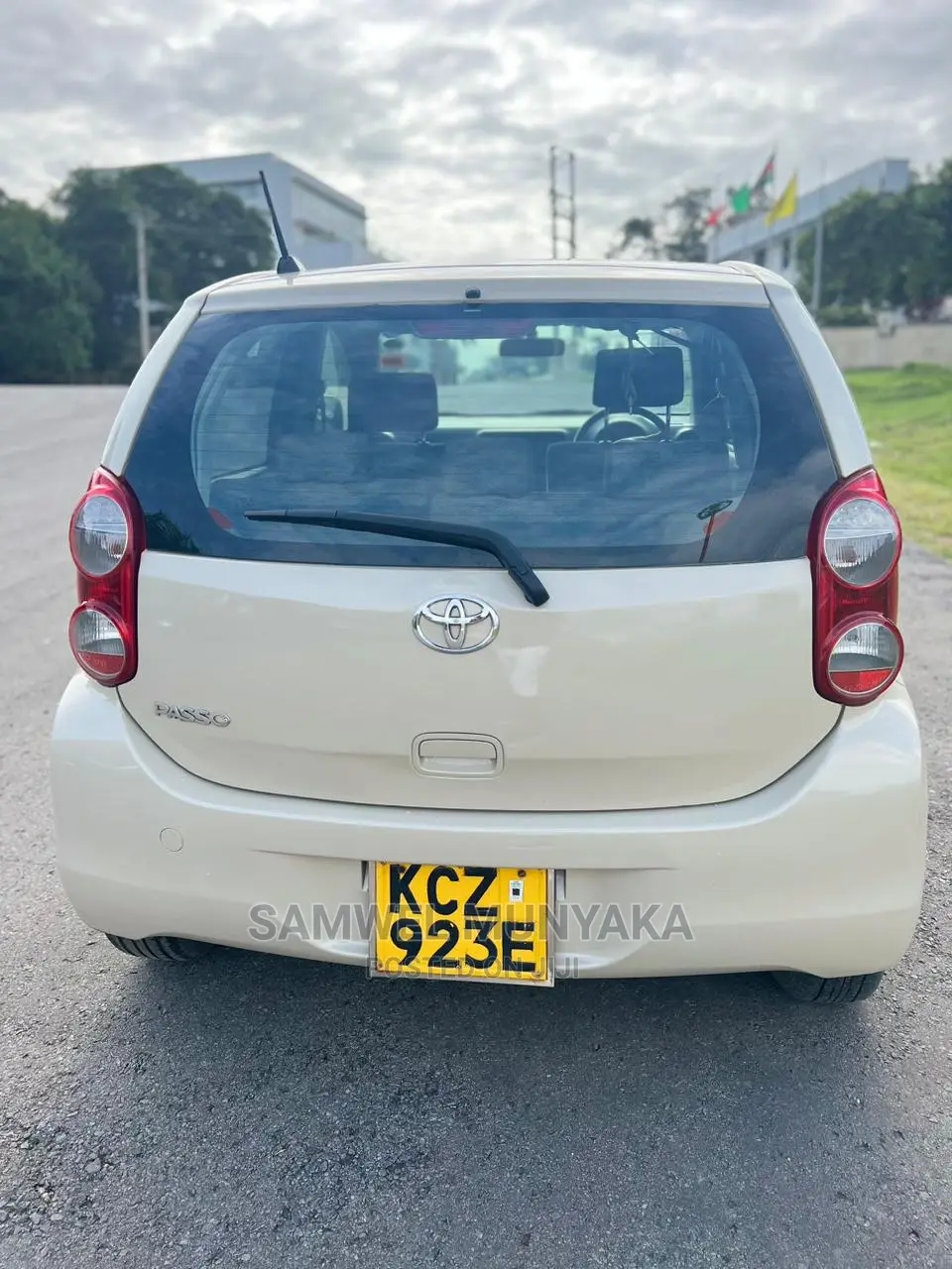 Toyota Passo 1.0 AWD 2013 White