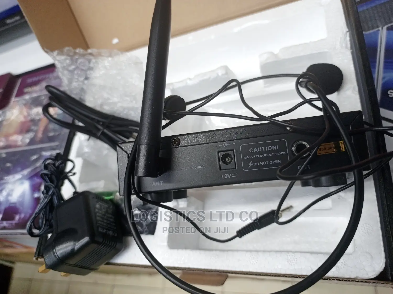 BNK 88c Uhf Wireless Microphone