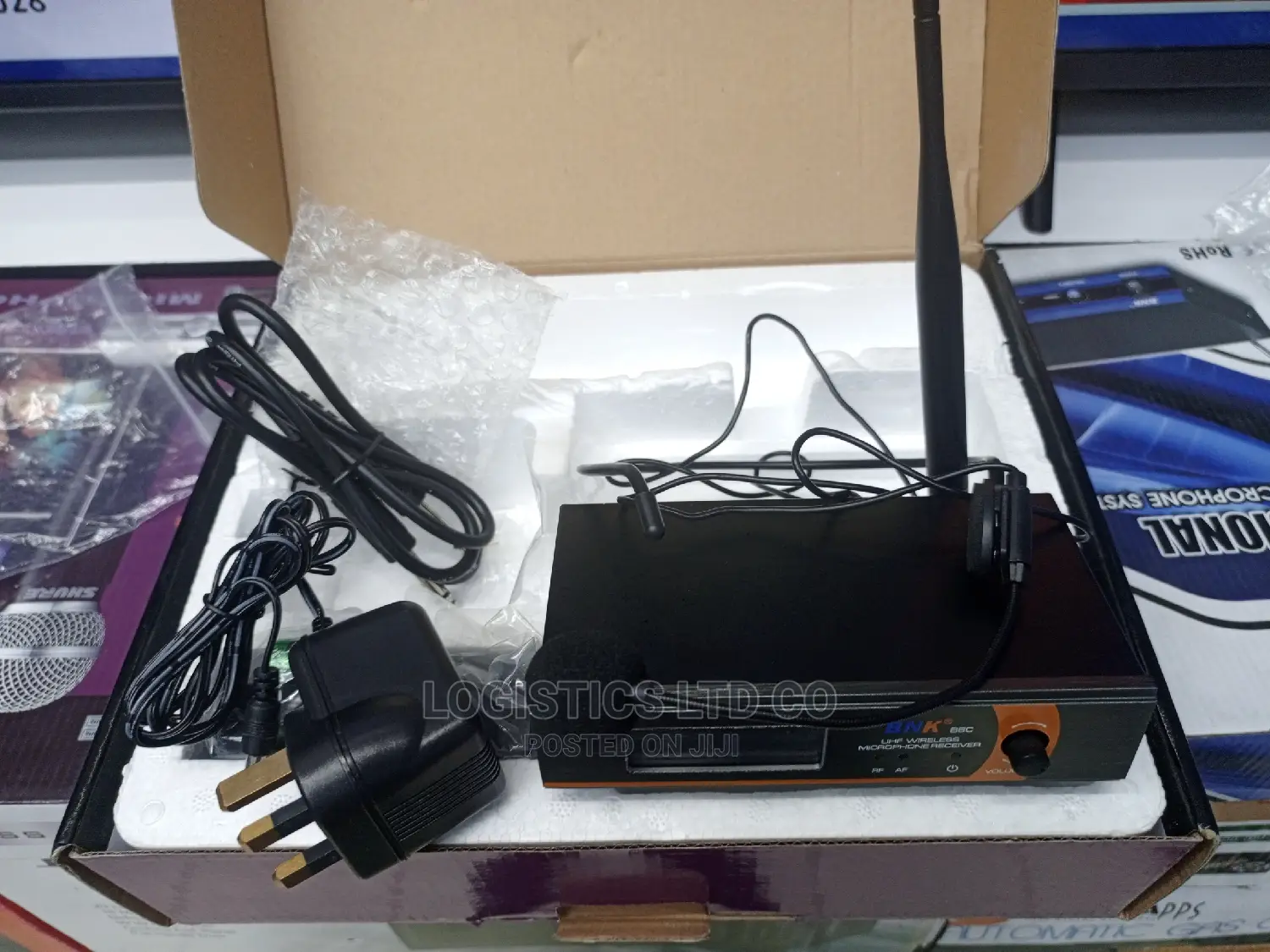 BNK 88c Uhf Wireless Microphone