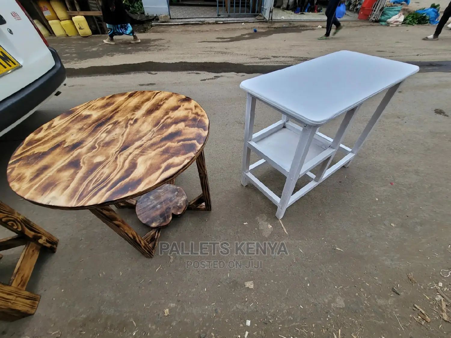 PALLET TABLE- Classy and Elegant.