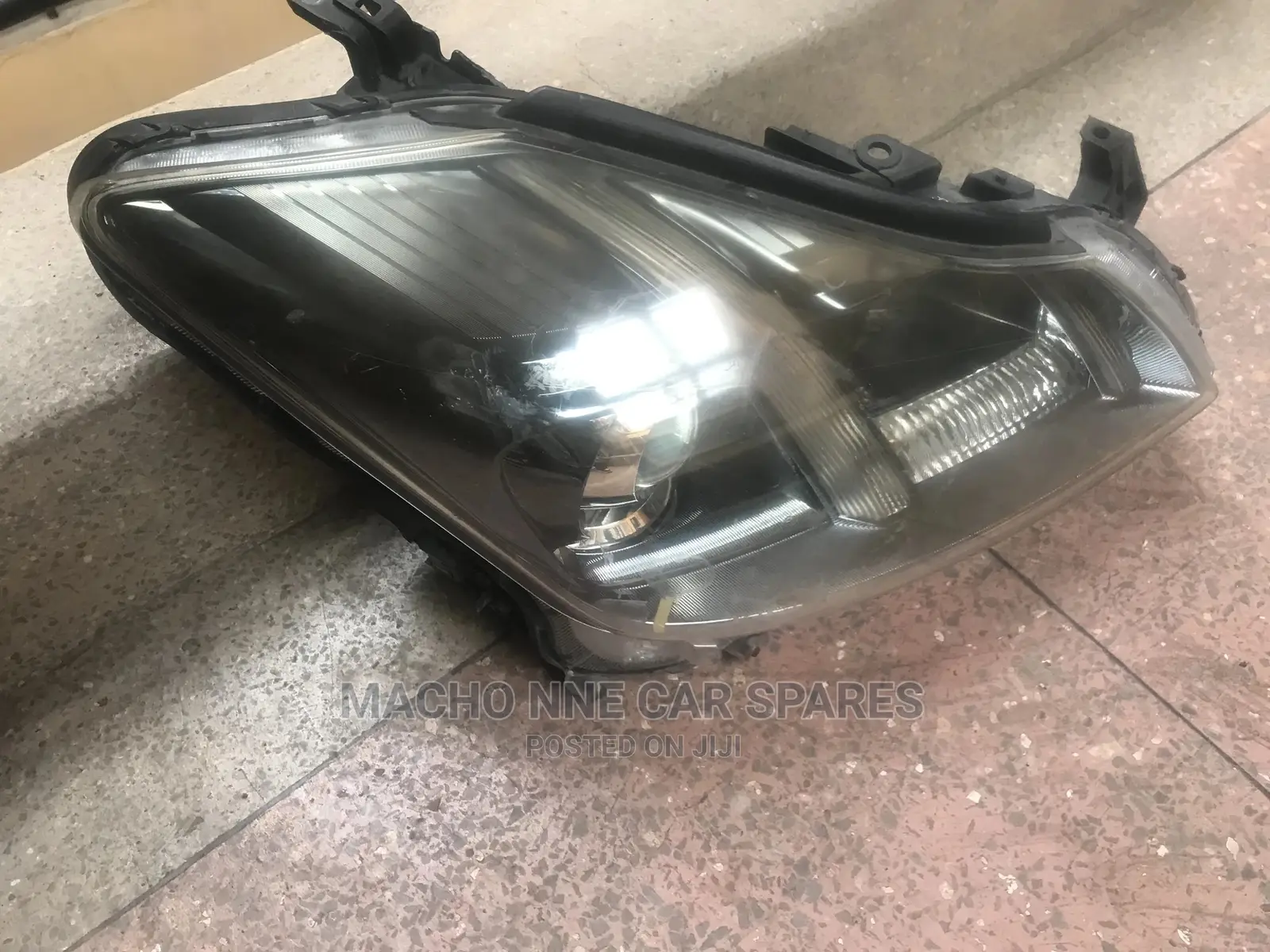 Toyota Crown 2010/2012 (Black Shade) Headlight