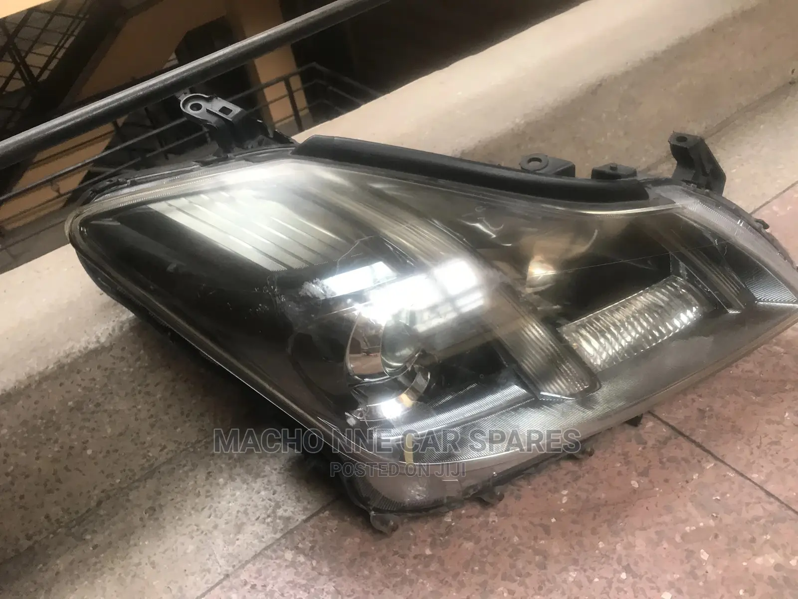 Toyota Crown 2010/2012 (Black Shade) Headlight