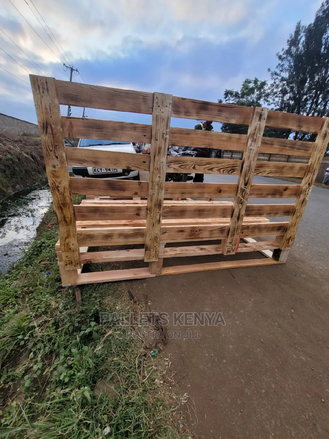 Pallet Bed- 6*6 (Detachable).