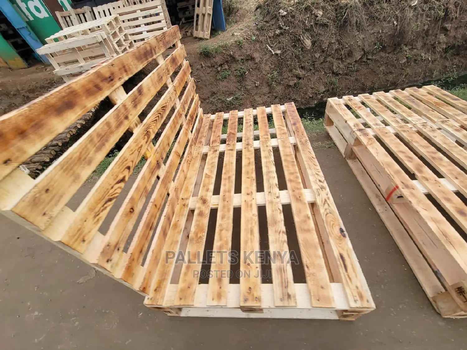 Pallet Bed- 6*6 (Detachable).