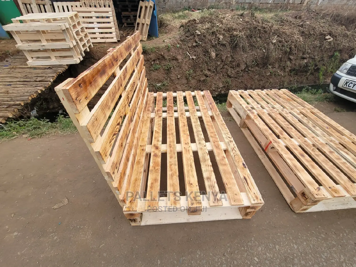Pallet Bed (Detachable)- 6*6