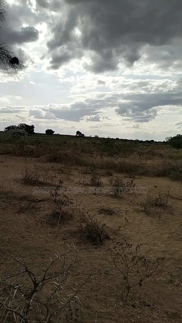 800 Acres Touching Athi River Is Available for Lease in Kambu