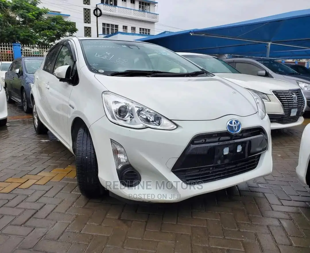 Toyota Aqua 2016 Pearl