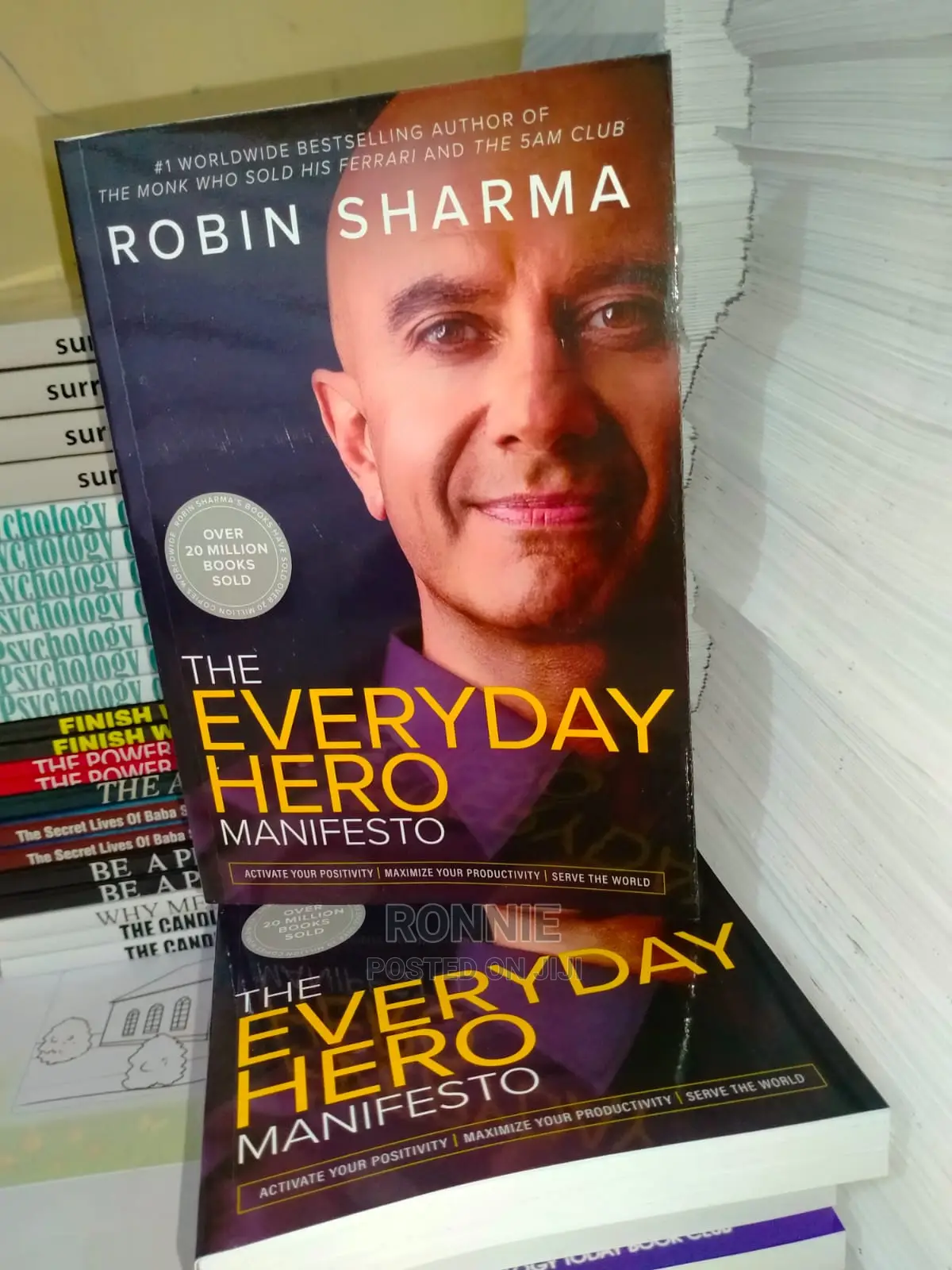 The Everyday Hero Manifesto Book by Robin Sharma