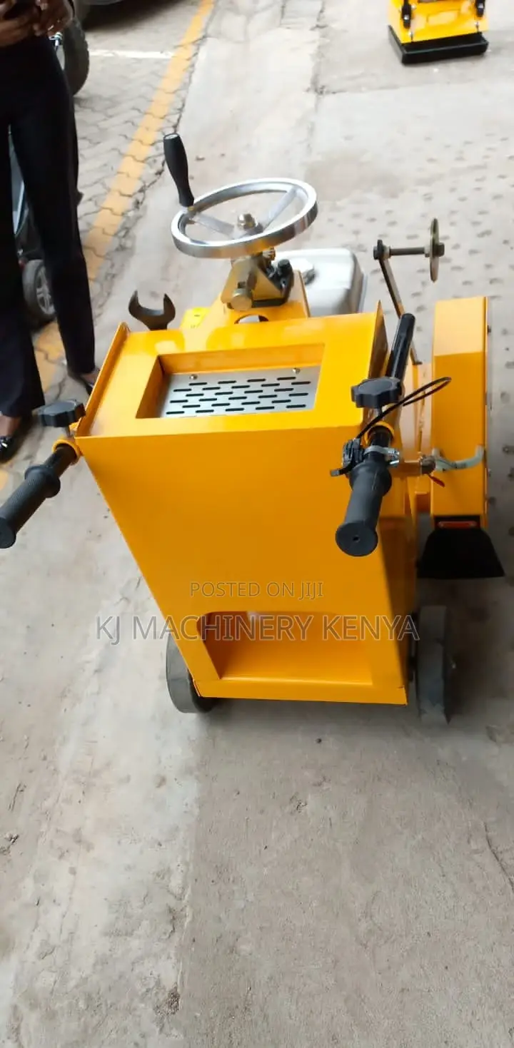 Floor Cutter With Blade
