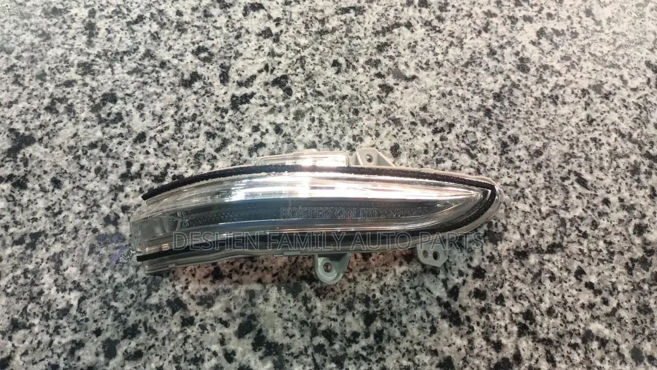 Toyota Crown Side Mirror Indicator/Blinker