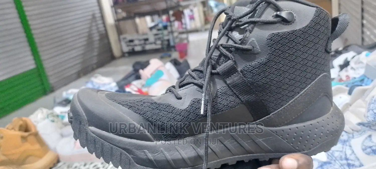 Under Armour Sneakers Boots