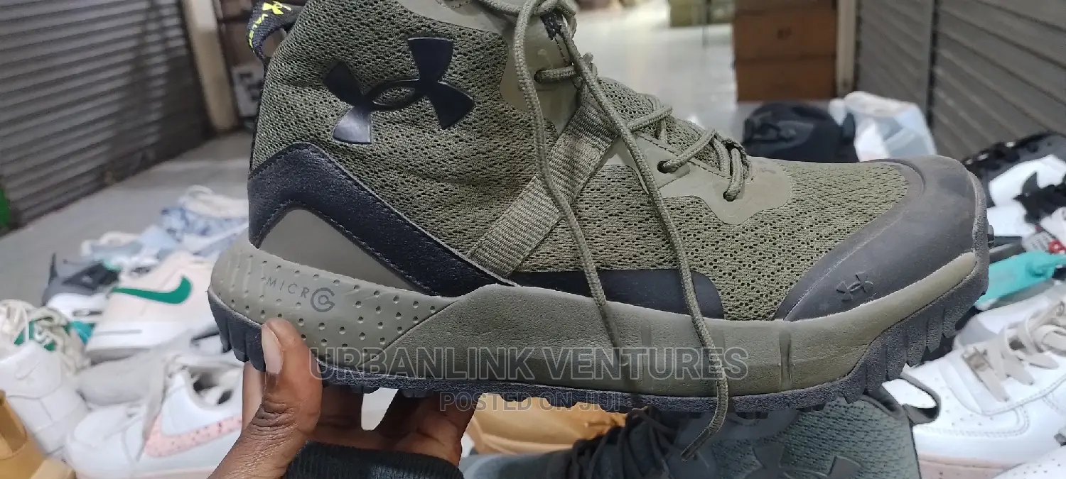 Under Armour Sneakers Boots