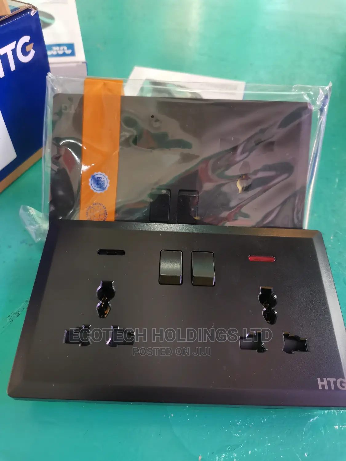 Executive Black Twin Socket