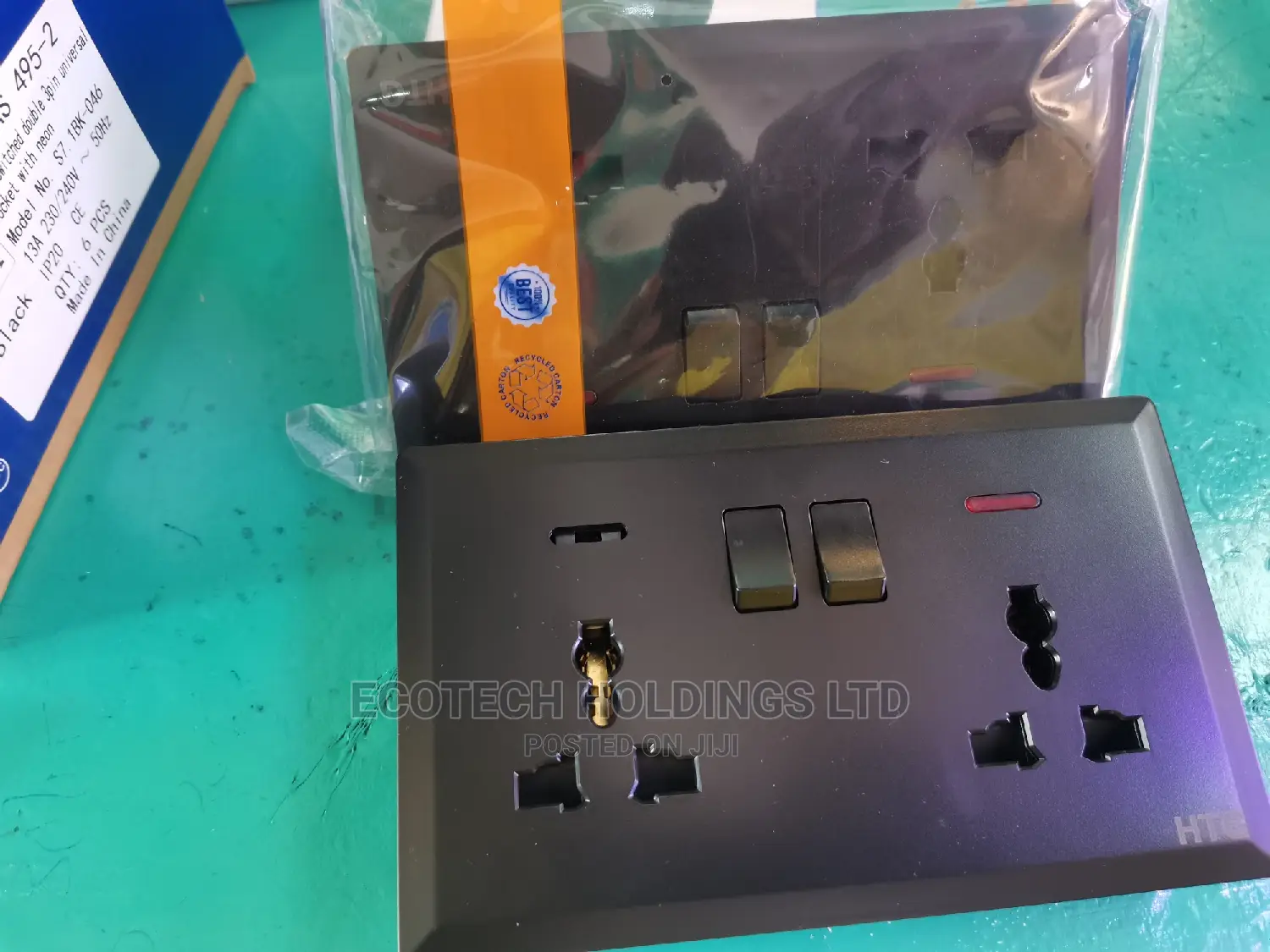 Executive Black Twin Socket