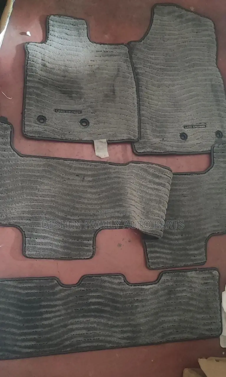 Landcruiser V8 200 Series Floor Mats
